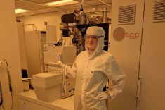 Małgorzata Giza w laboratorium