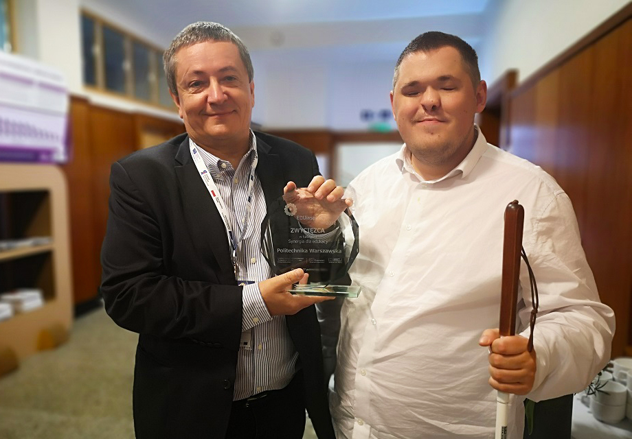 Dr inż. Przemysław Duda, prof. PW, razem z Kamilem Wiśniewskim, który z powodzeniem wziął udział w projekcie MakeITReal
